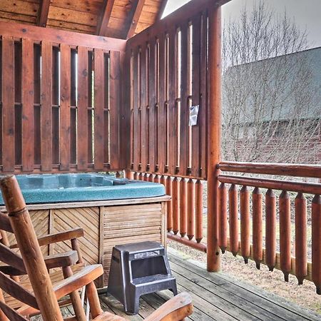 Pigeon Forge Cabin With Games, 1 Mi To Parkway! Zewnętrze zdjęcie