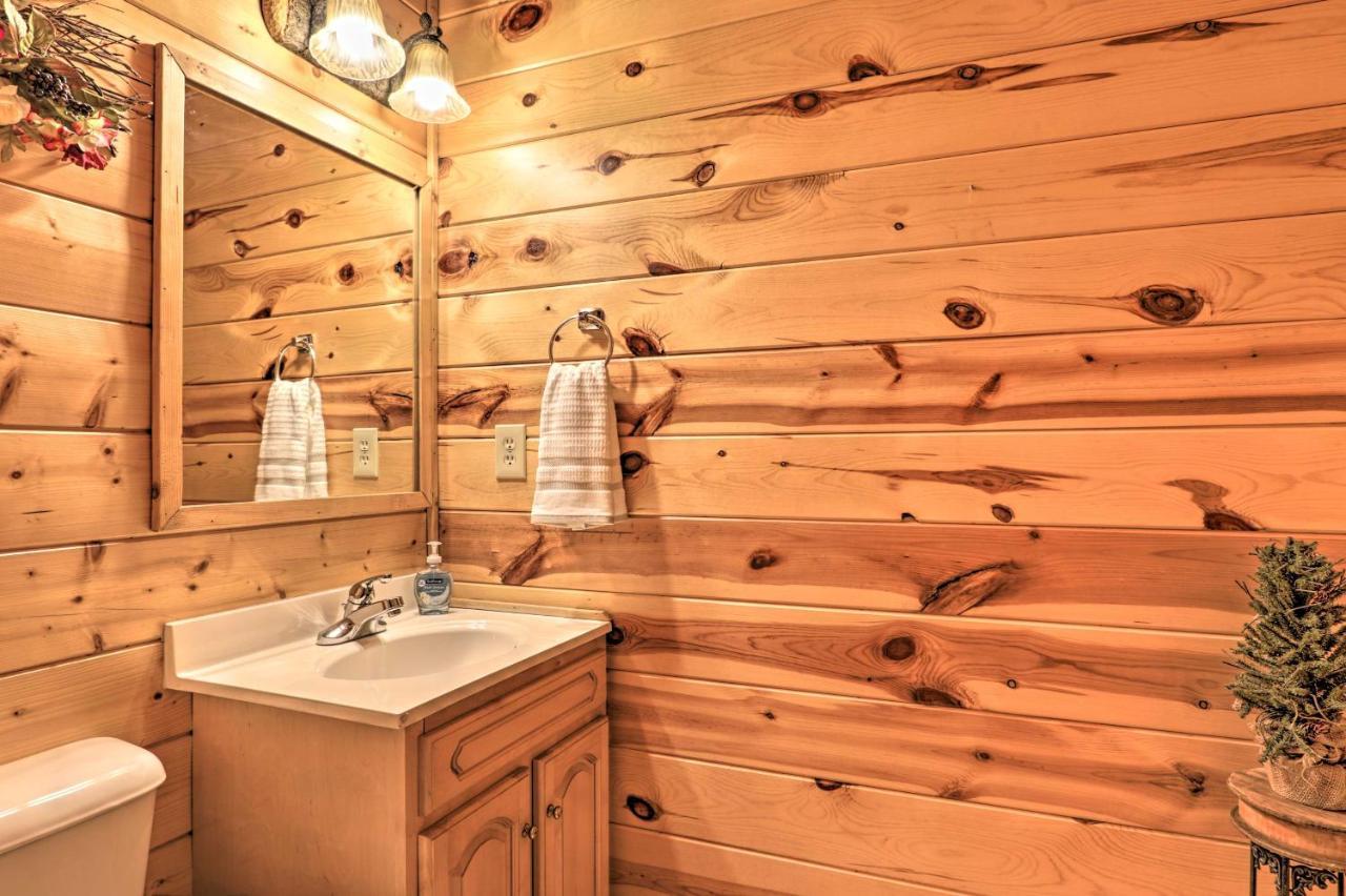 Pigeon Forge Cabin With Games, 1 Mi To Parkway! Zewnętrze zdjęcie