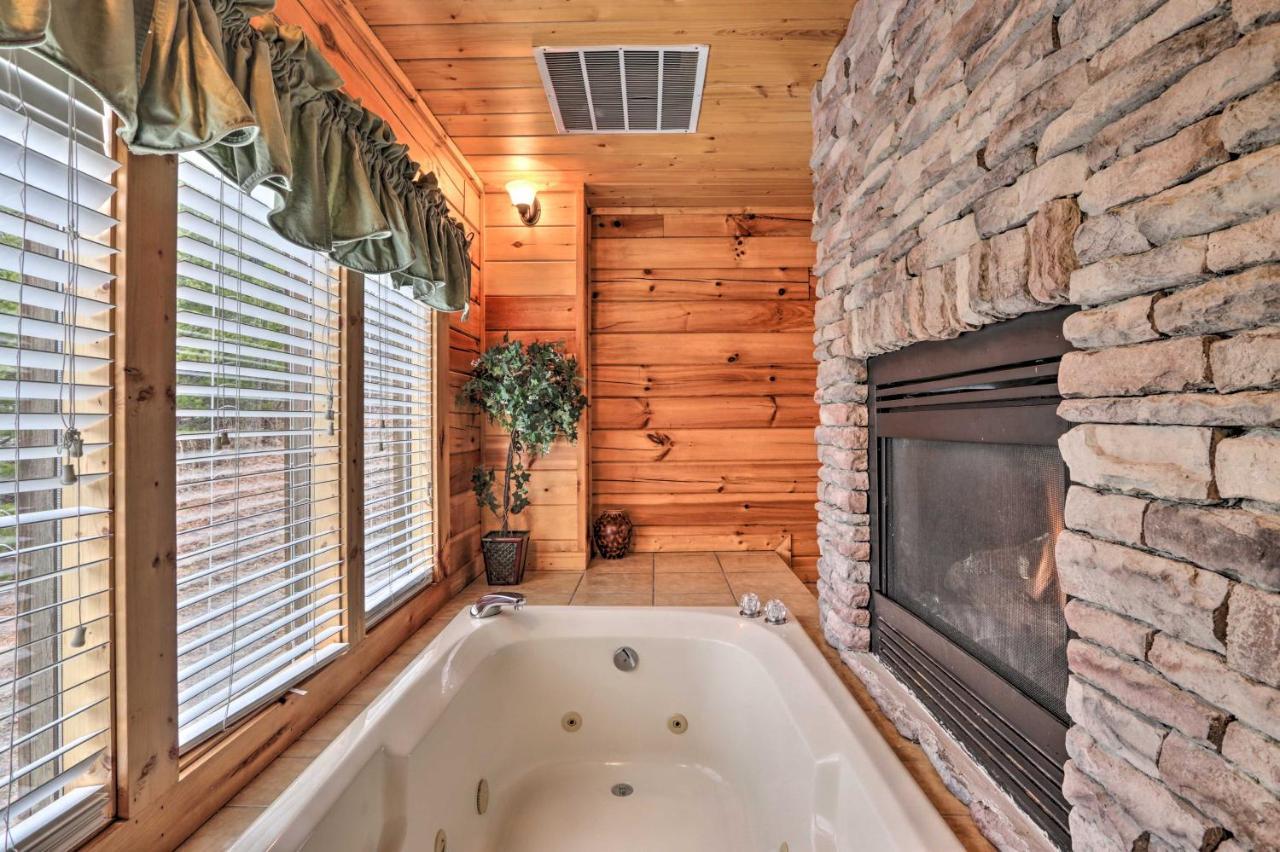 Pigeon Forge Cabin With Games, 1 Mi To Parkway! Zewnętrze zdjęcie
