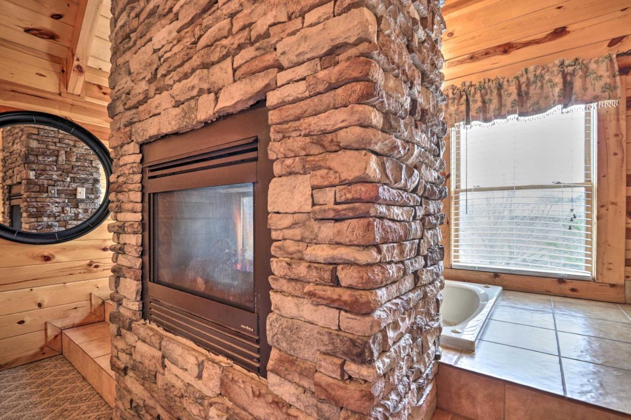 Pigeon Forge Cabin With Games, 1 Mi To Parkway! Zewnętrze zdjęcie